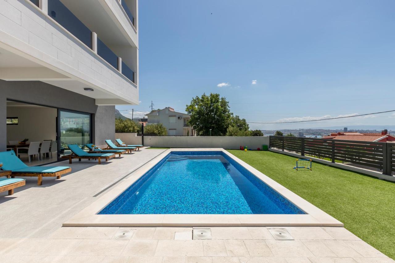 Luxury Villa La Nonna Ana - Heated Pool, Sea View, Near Split Kastela Dış mekan fotoğraf
