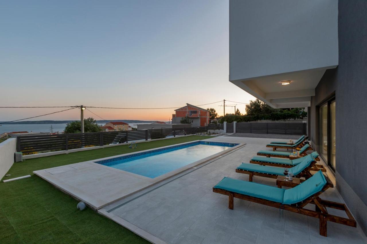 Luxury Villa La Nonna Ana - Heated Pool, Sea View, Near Split Kastela Dış mekan fotoğraf