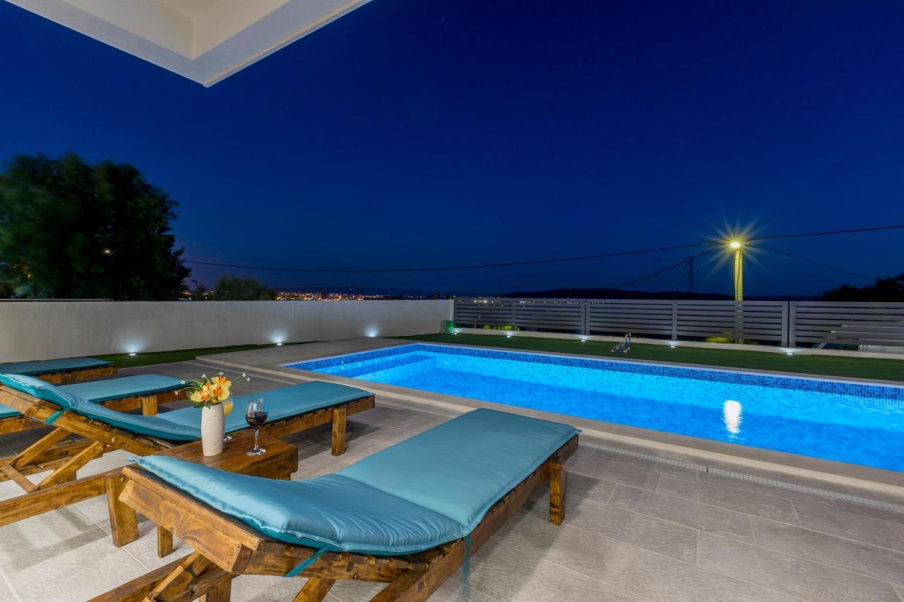 Luxury Villa La Nonna Ana - Heated Pool, Sea View, Near Split Kastela Dış mekan fotoğraf