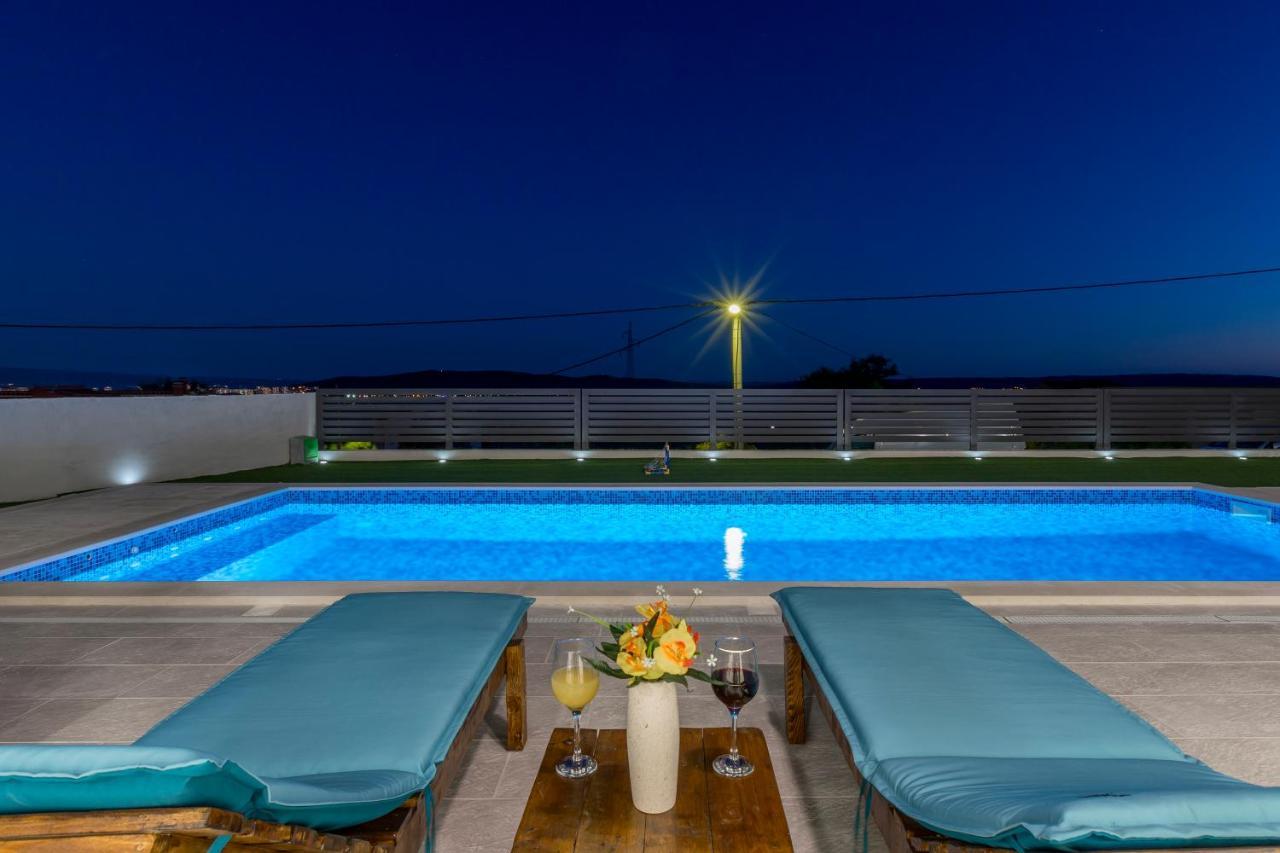 Luxury Villa La Nonna Ana - Heated Pool, Sea View, Near Split Kastela Dış mekan fotoğraf