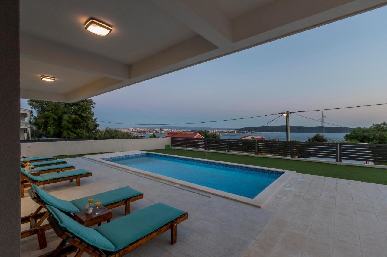 Luxury Villa La Nonna Ana - Heated Pool, Sea View, Near Split Kastela Dış mekan fotoğraf